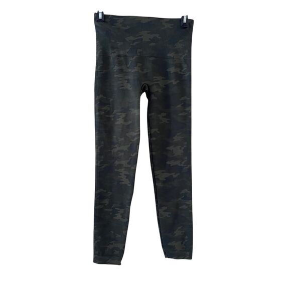 Spanx Camo Seamless High Rise Leggings Women’s M Compression Fit gym yoga - Picture 4 of 5